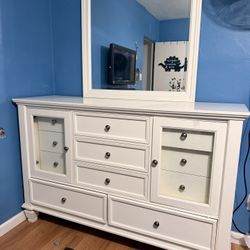 Solid Wood Wide Dresser 