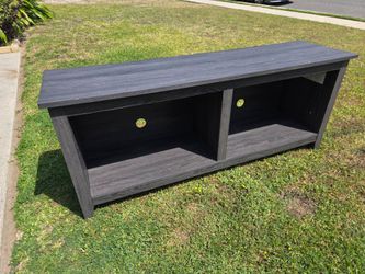 TV ENTERTAINMENT TABLE