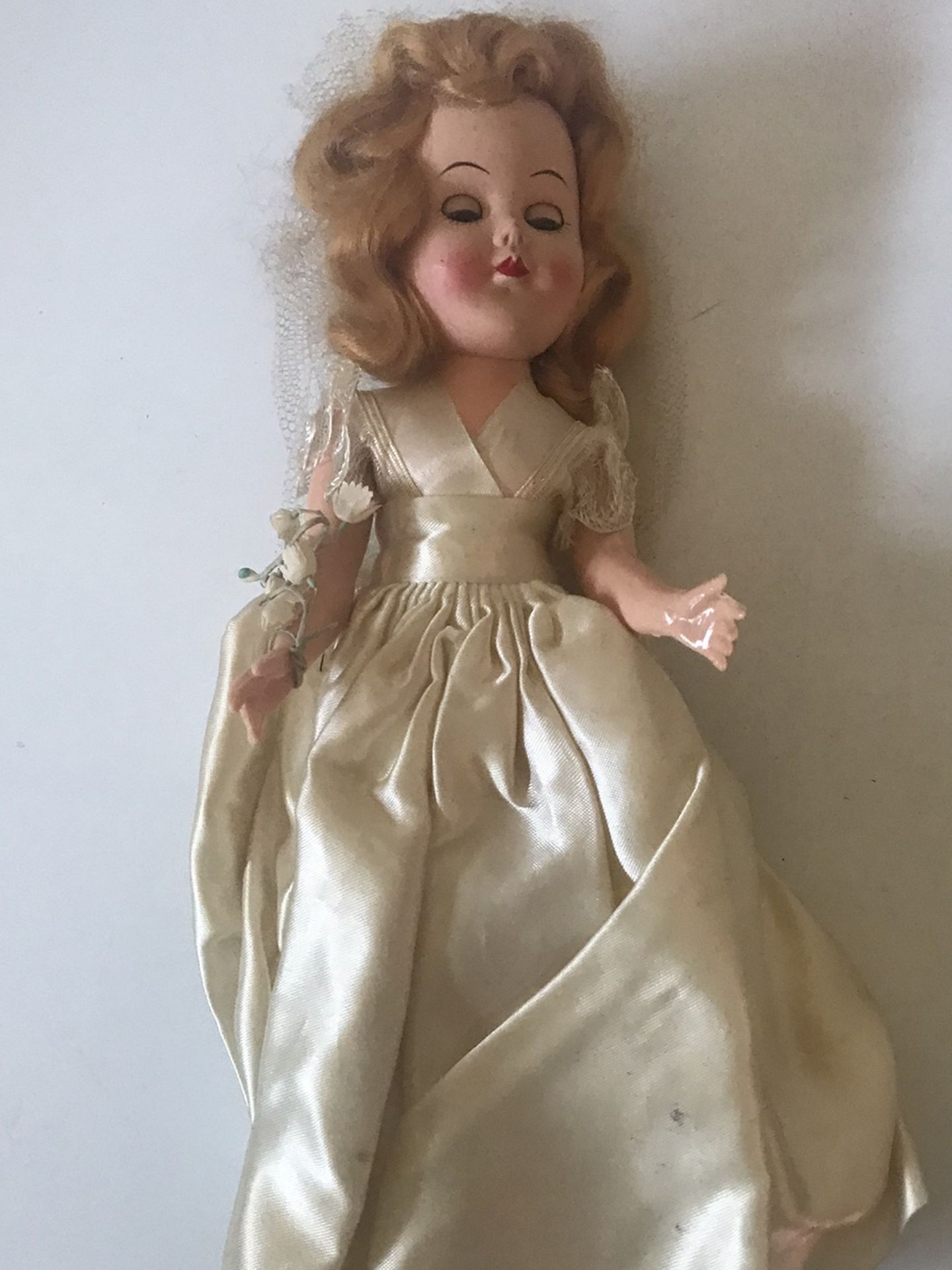 Vintage dolly ( Bride doll )