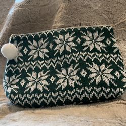 Ulta Beauty Green Snowflake Holiday Christmas Sweater Makeup Cosmetic Bag