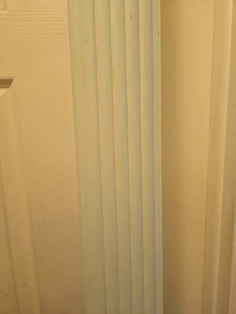 NICE..VERTICAL LT. GREEN 82" X 3.5" 8'