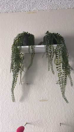 Two fake plant decoration