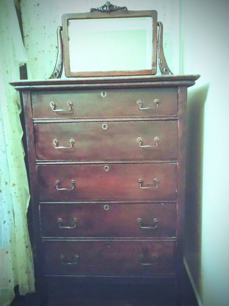 Antique 5 Drawer Dresser W/ Mirror