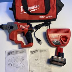 Milwaukee M12 5/8” SDS Plus Rotary Hammer (KIT)