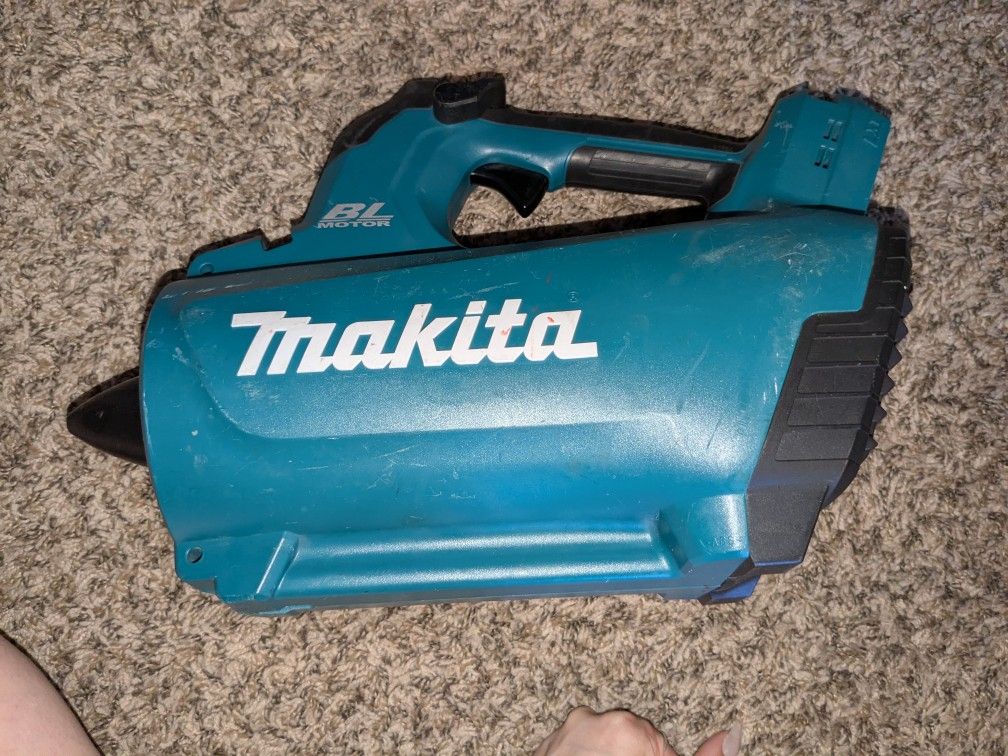 Makita XBU03
