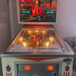 1977 Gottlieb Cleopatra PinBall Machine