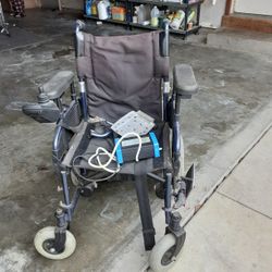 Wheelchair Battery Powered With Charger $400In Good condition Just Need Battery Or Best Offer