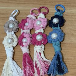 🌸 ✨ Charming Handmade Macrame Flower & Pearl Keychains!