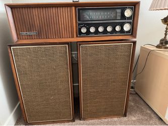 Vintage Stereophonic radio and speakers