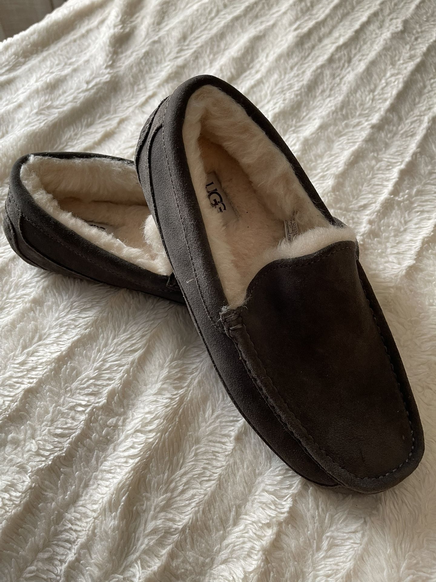 Brand new UGG slippers, men’s Size 9