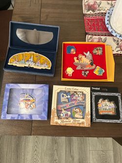 Disney pins Mickey and more limited edition