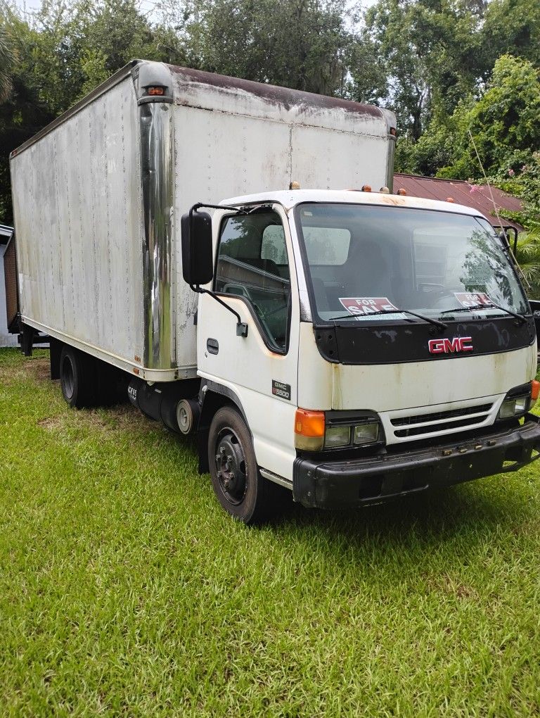 1999 GMC 5500 Isuzu 4 Cylinder Turbo Diesel