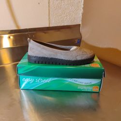 Easy Motion Easy Street Comfort Wave Size 7W Natural Poe