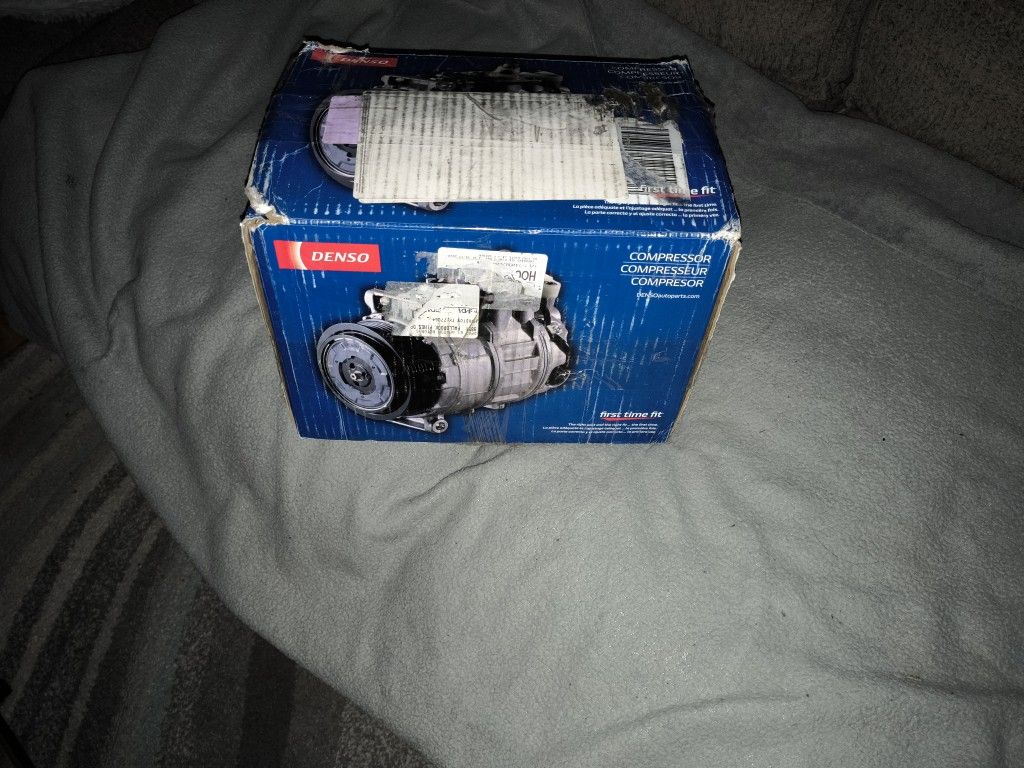 Denso (contact info removed) compressor with clutch for a Toyota sienna