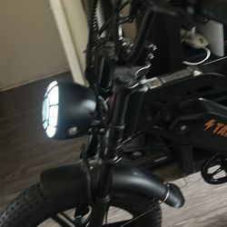 Tamobyke Ebike V20 , Tires 20x5.0 , Speed 30mph , Comes With Charger And Keys