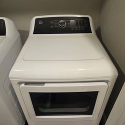 Like-New GE Washer and Dryer Set