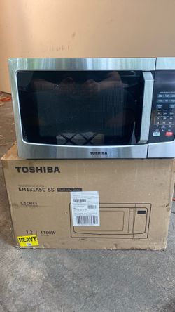 Toshiba Stainless Steel Microwave – 1.2 Cu Ft / 1100W