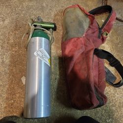 Oxygen air tank with Carrie bag