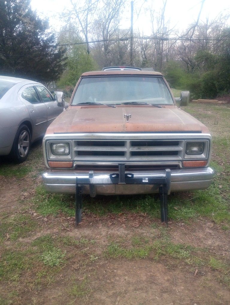 1986 Dodge D150