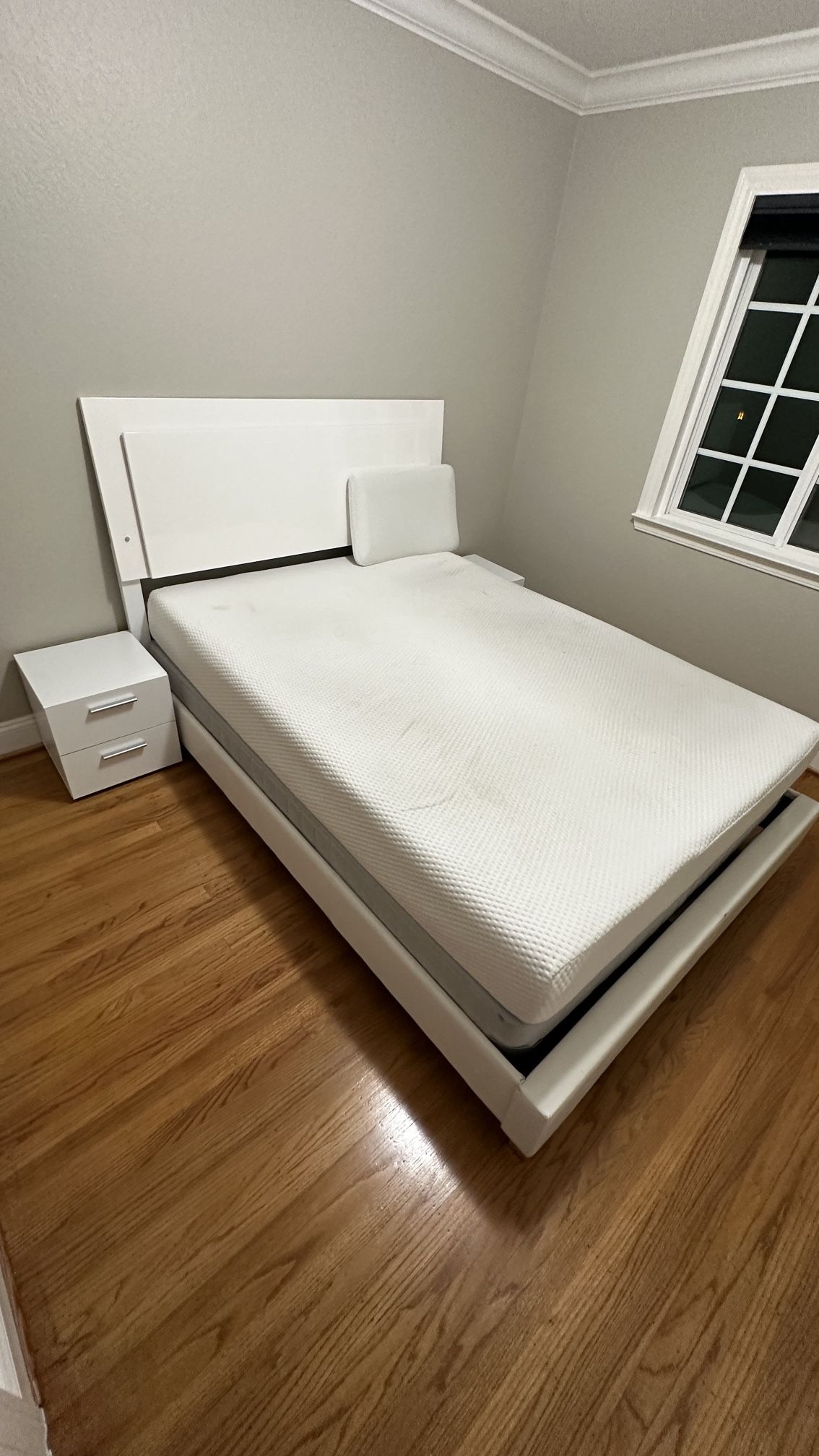 Bedroom Furniture Set