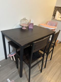Dinning Table With Chairs