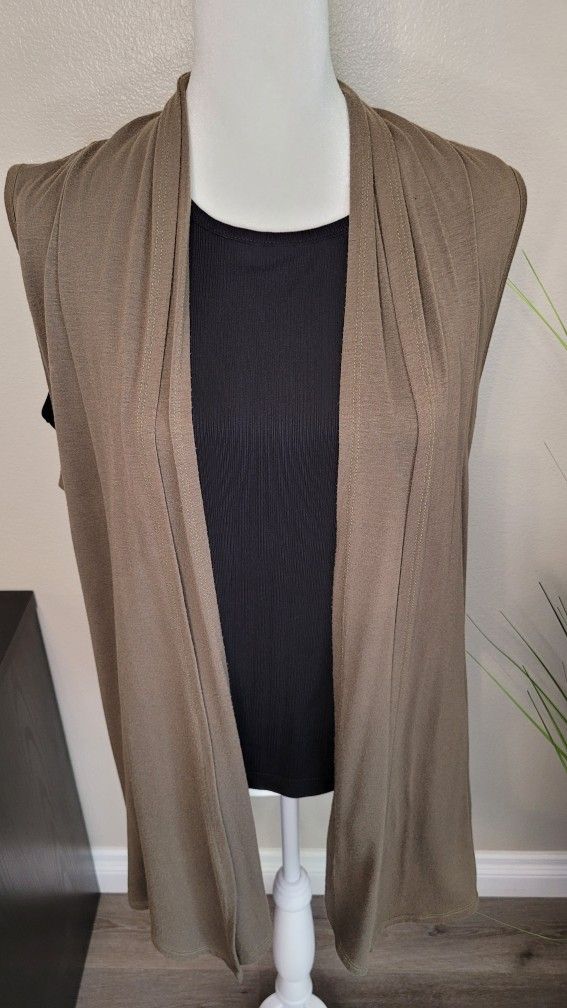 Sleeveless Lightweight Cardigan Size L