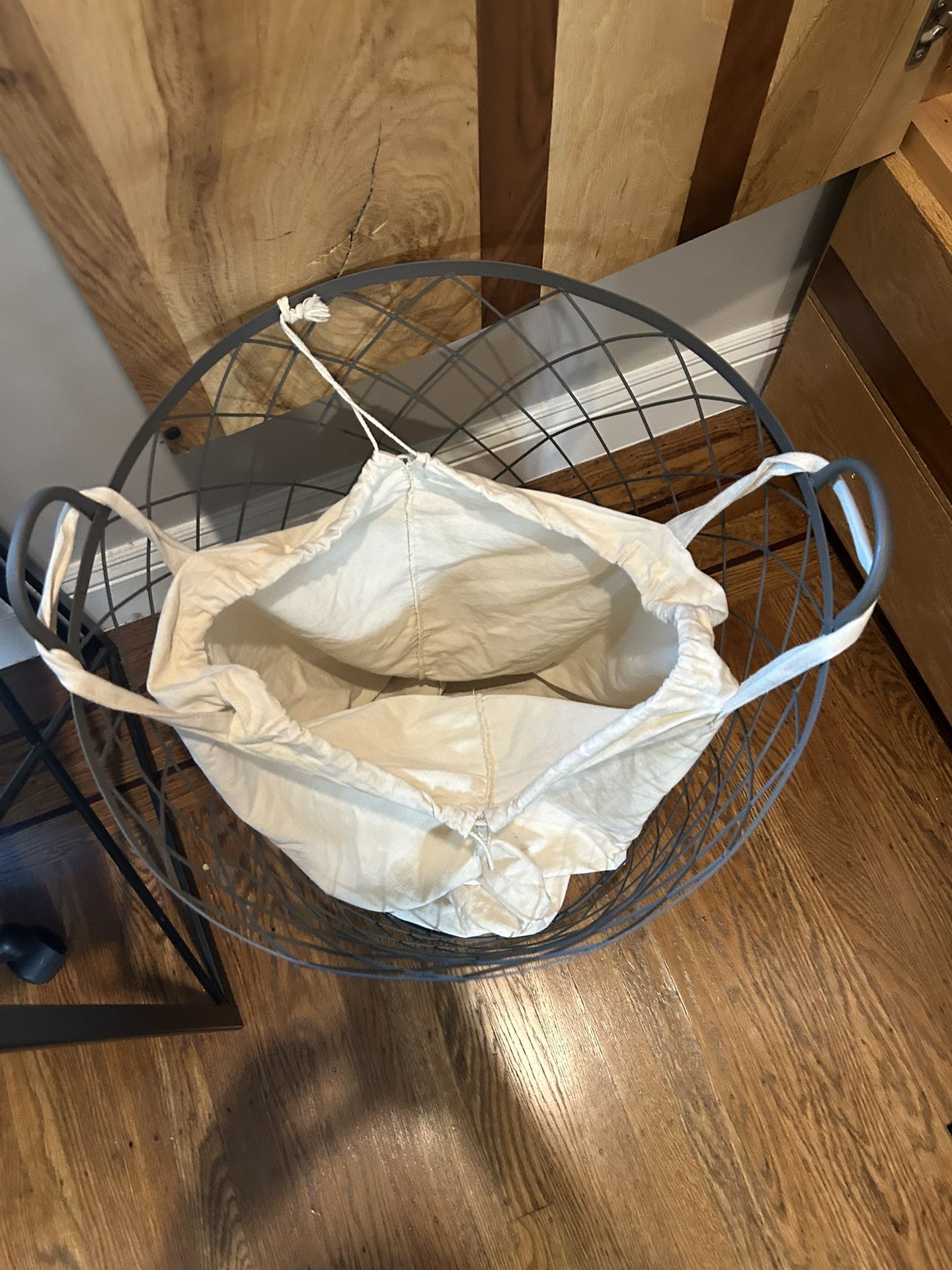 Free laundry basket/ hamper