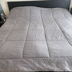 Warm Grey Blanket Size  Qween/ King 90/100inch