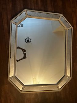 Sturdy beautiful mirror