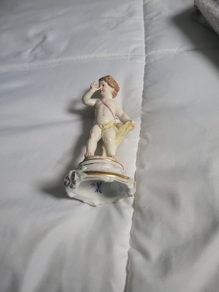 Meissen Figurine Antique