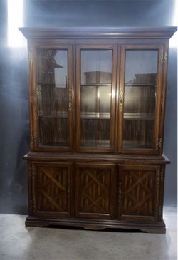 Gorgeous China cabinet free delivery 20 mins out