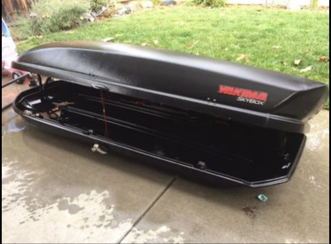 YAKIMA - SkyBox 18 Rooftop Cargo Box * Brand New*Never Used*