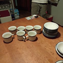 8 Piece 1990s Dansk Bistro Blue N White Cups N Saucers