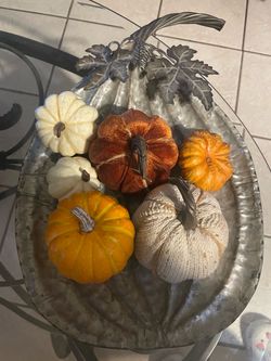 Metal Decorative Pumpkin Tray