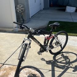 Genesis V2100 Men's Mountain Bike