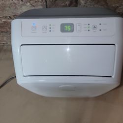 Hisense 7,500 BTU Portable Air Conditioner 