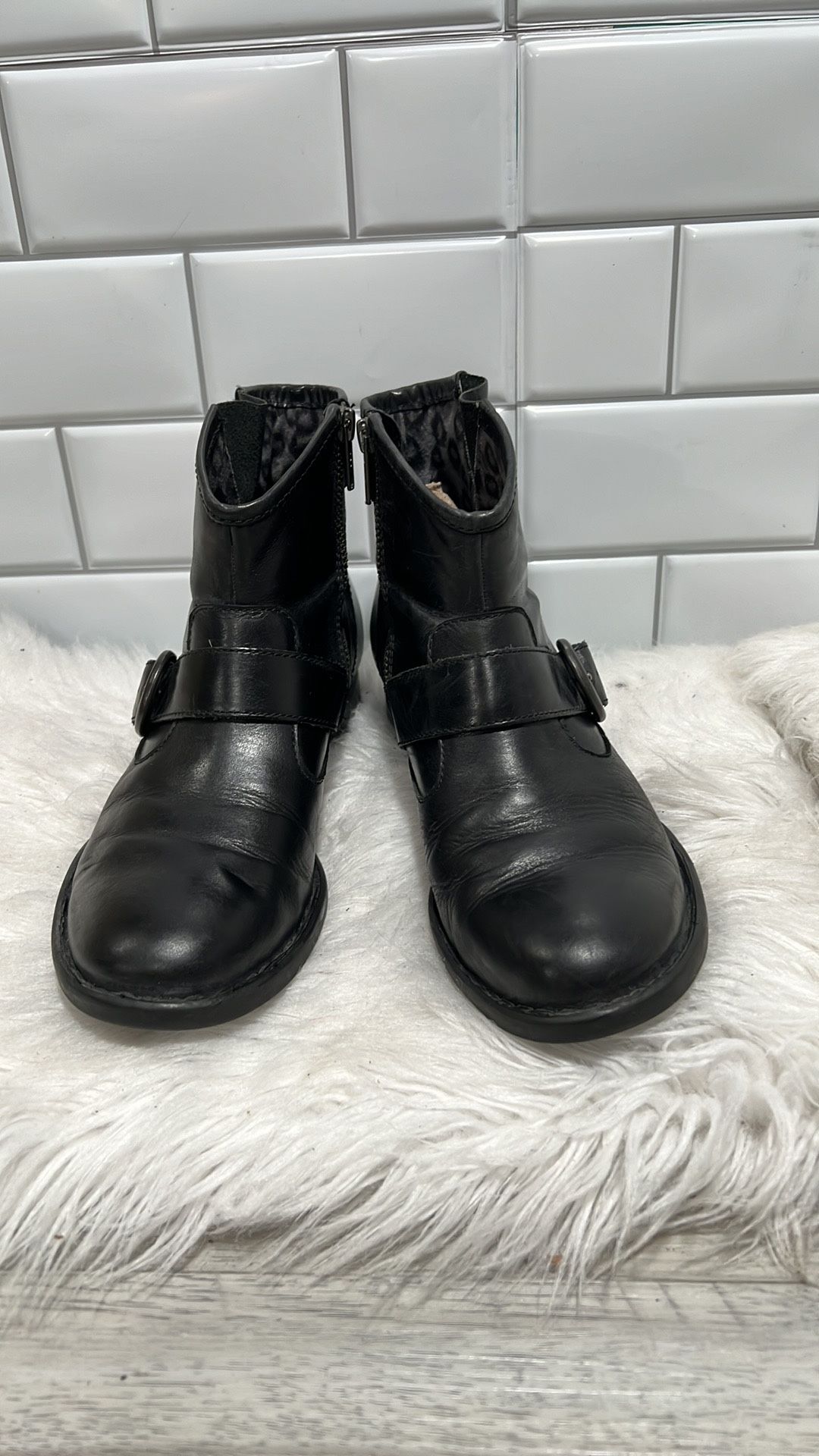 Born Raisa Black Leather Ankle Booties 6.5 M 