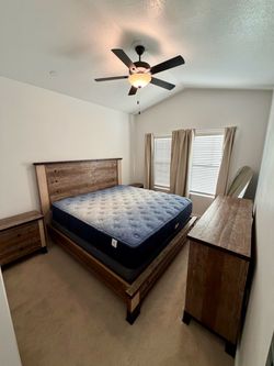 5 Piece Rustic Bedroom Set: Bed, Dresser, 2 Nightstands, Trunk