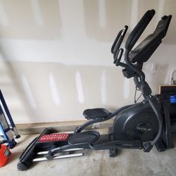 SOLE E35 Elliptical Trainer -Excellent Condition
