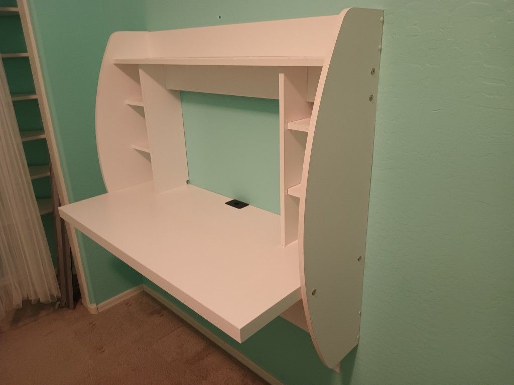 Floating Desk
