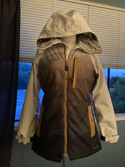 686 Dream Insulated Snowboard Jacket (women’s small, only used once!)