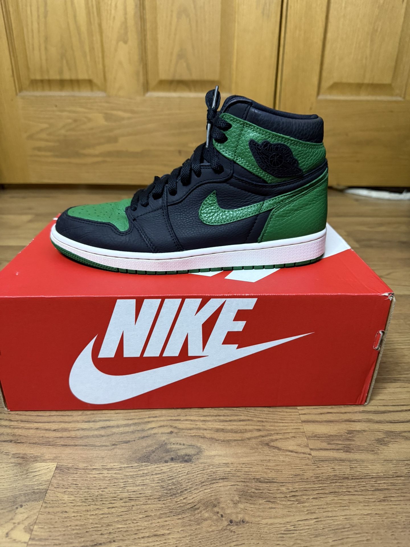 Air Jordan 1 “Pine Green” 2.0 Size 8.5M