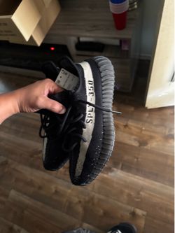 Yeezy Oreos size 9