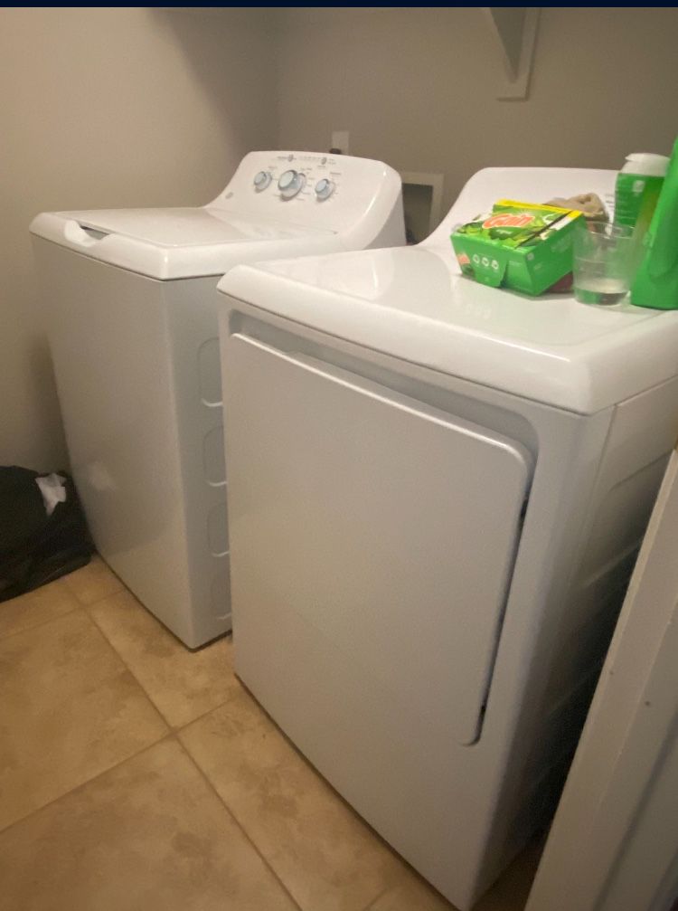 Excellent Condition Electric Washer & Dryer