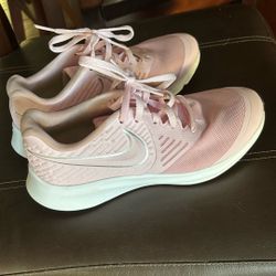 Girls Nike Star runner Shoes