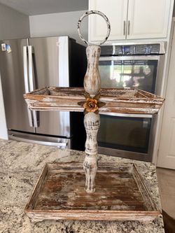 Large distressed 2tier tray / fruit stand