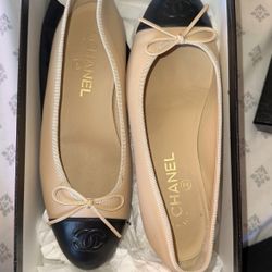 Chanel Beige/Black Flats