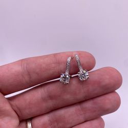 Round Cut Diamond Drop Earrings