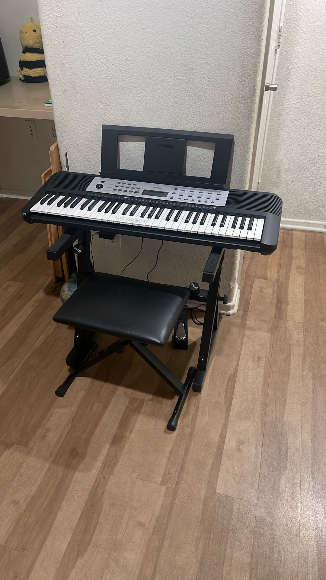 Yamaha YPT-280 Keyboard For Sale