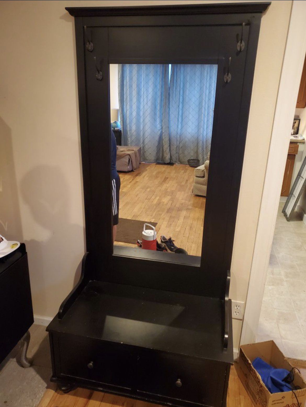 Entry Bench With Mirror And Coat Hooks 
